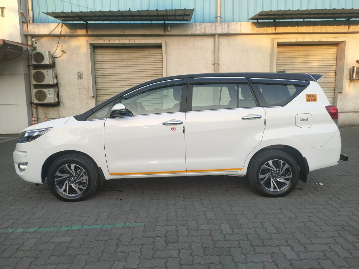 Innova Crysta Side